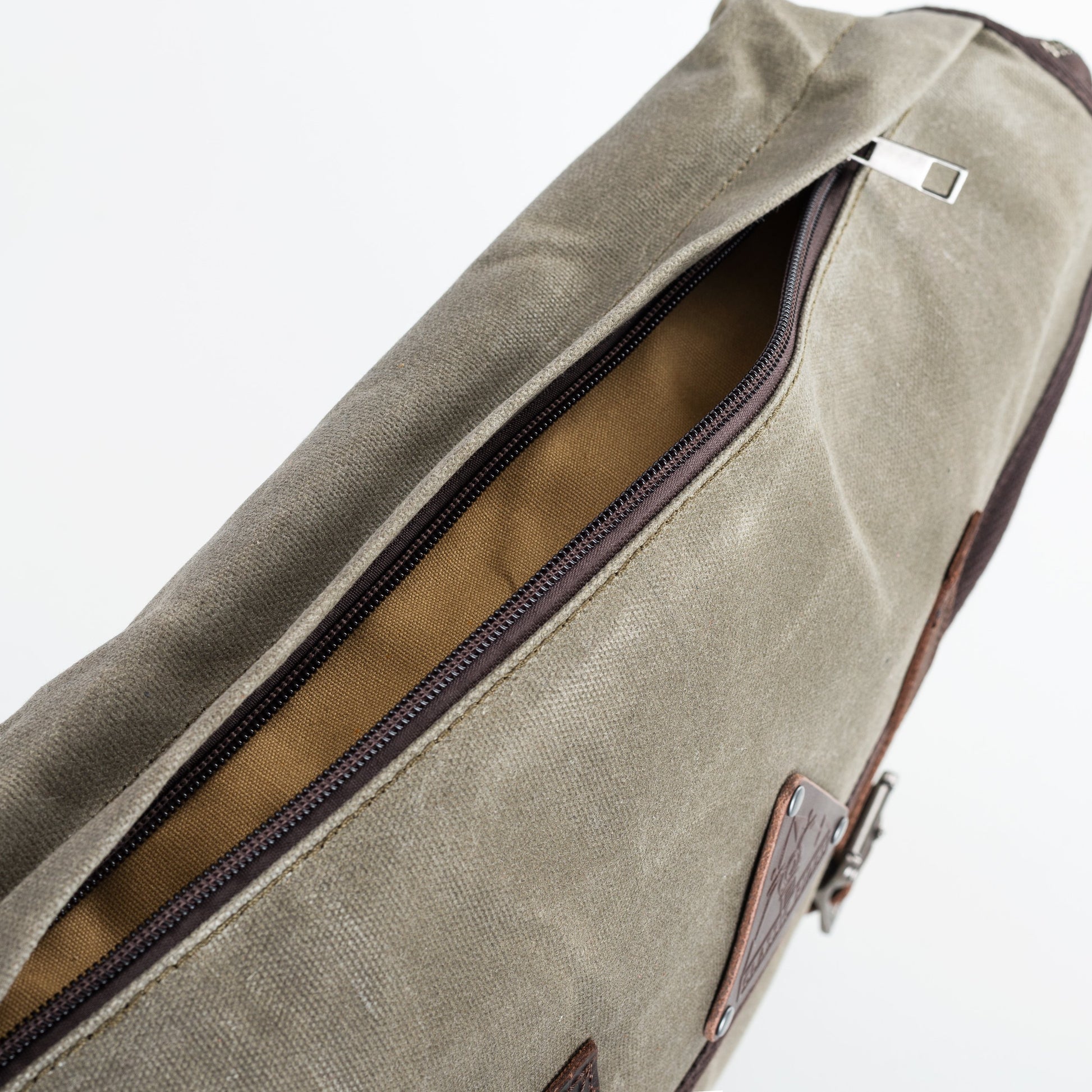 The Day Tripper Motorcycle Pannier Bag 10L Khaki – Classic Rides